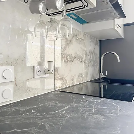 Le Nid - Paris - Mesnil *