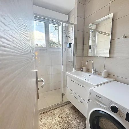 Le Nid - Paris - Mesnil